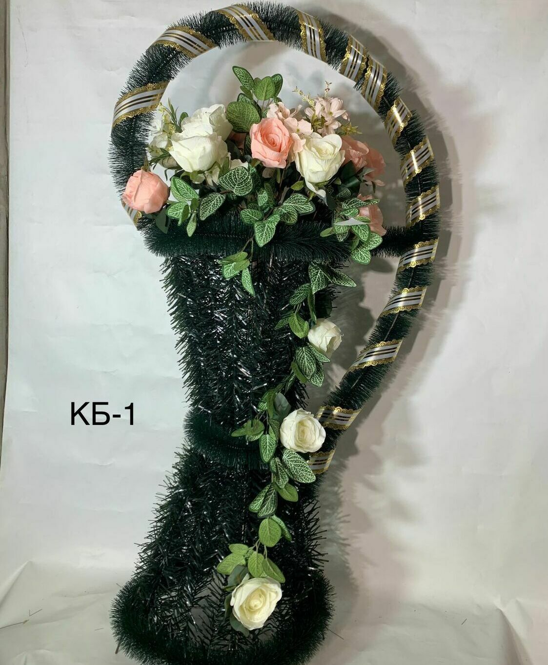 крест деревянный лакированный